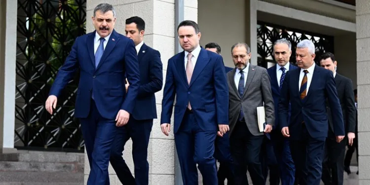 Samandağ’da şarampole devrilen otomobilin sürücüsü yaralandı