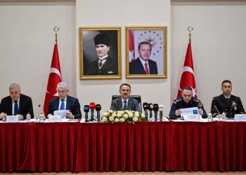 Samandağ’da şarampole devrilen otomobilin sürücüsü yaralandı