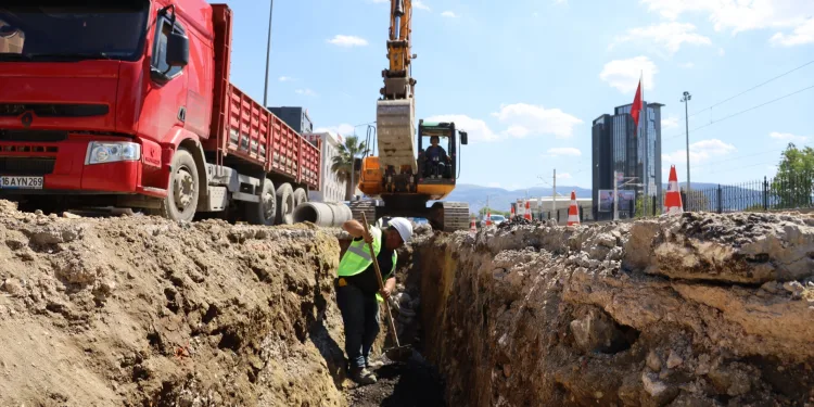Büyükşehir Bursa’nın yeni yerleşimlerinde altyapıyı güçlendiriyor