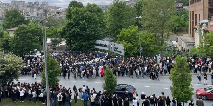 Bilgi Üniversitesi’nde gerilim: Polis kampüse müdahale etti
