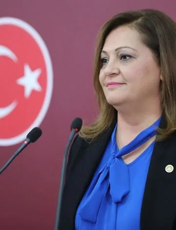 Afyonkarahisar Belediye Başkanı Burcu Köksal AK Parti’ye geçti