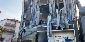 7 kişinin öldüğü fabrika yangını davasında firari sanık tutuklandı