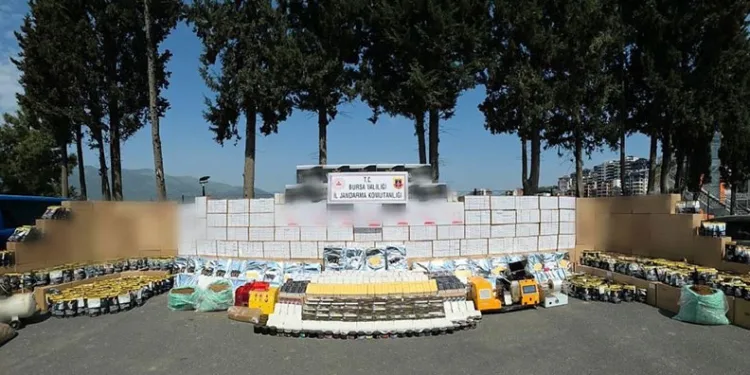 Bursa’da kaçak tütün operasyonu: Milyonlarca makaron ele geçirildi