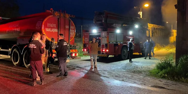Bursa’da menteşe imalathanesinde yangın