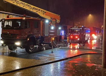 Bursa’da mobilya fabrikası yangını
