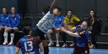 Bursa Büyükşehir Belediyespor şampiyonluğa koşuyor