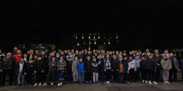İnegöl Belediyesi öğrencileri robot yarışmasına götürdü