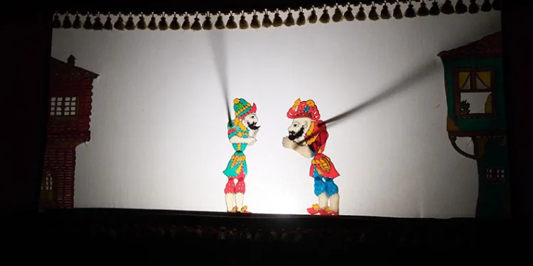 Yıldırımlı çocuklar Hacivat Ve Karagözle buluştu