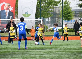 Osmangazi’de çocuklar sahada buluştu