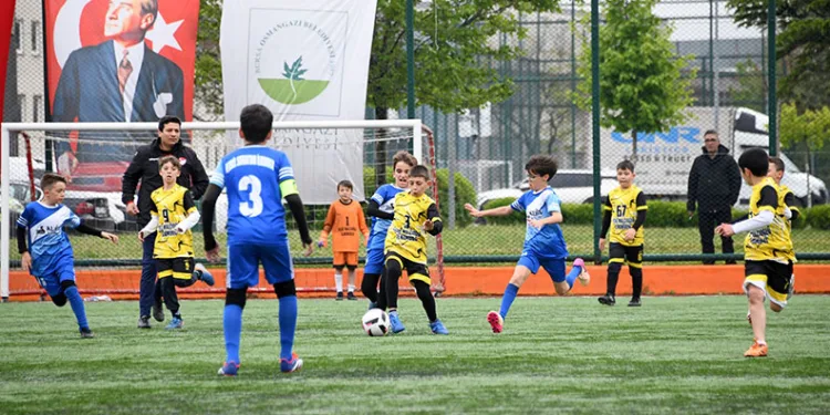 Osmangazi’de çocuklar sahada buluştu