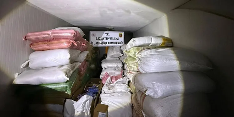 Gaziantep’te 6,8 milyon TL değerinde kaçak malzeme ele geçirildi