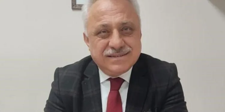 Bursa siyasetinin tanınan ismi eczacı Ayhan Özbek hayatını kaybetti