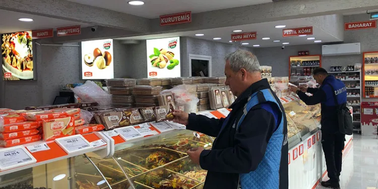 Zabıta Müdürlüğü Ekipleri Bayram Öncesi Gıda Denetimlerini Sıklaştırdı