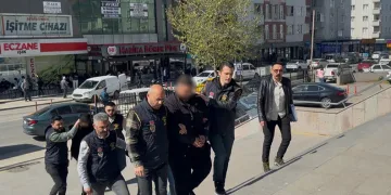 Yaşlı kadınları milyonluk vurgunla dolandırmışlar