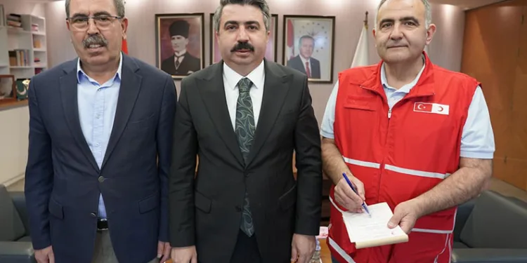 Oktay Yılmaz’dan anlamlı bağış