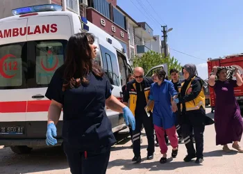 Bursa’da saç kurutma makinesi evi yaktı: 2 kişi hastanelik oldu