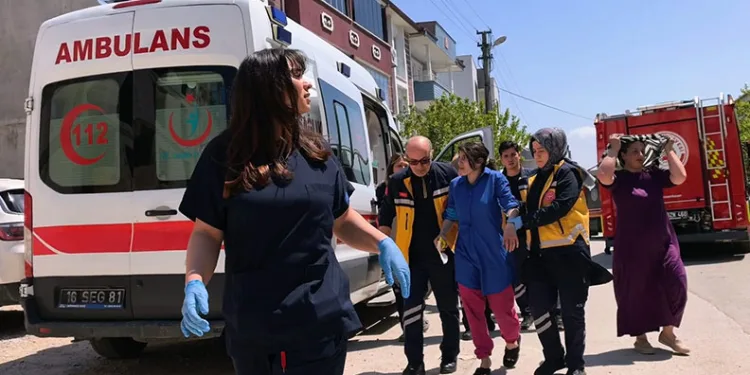Bursa’da saç kurutma makinesi evi yaktı: 2 kişi hastanelik oldu