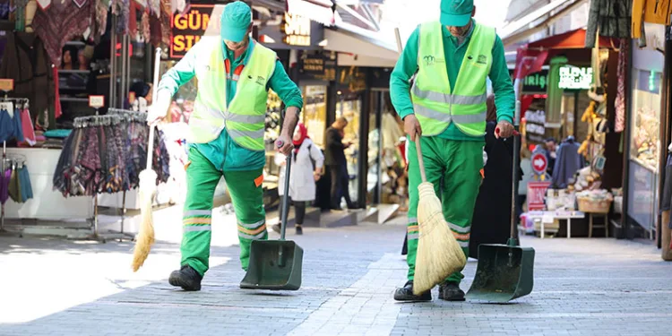 Bursa’nın tarihi alanlarına özel temizlik ekibi