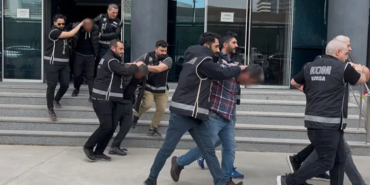 Bursa’da çiftçileri hedef alan tefeci çetesi adliyeye sevk edildi