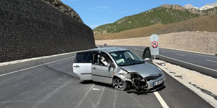 Bitlis’te trafik kazası: 5 yaralı