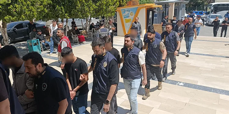 Şanlıurfa merkezli 11 ilde siber dolandırıcılık operasyonu: 31 tutuklama
