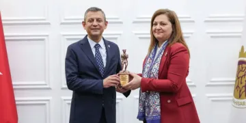CHP’de Burcu Köksal krizi: Kesin ihraç talebi