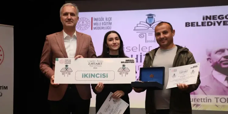 İnegöl’de Lise Öğrencileri Hitabet Yeteneğini Konuşturdu