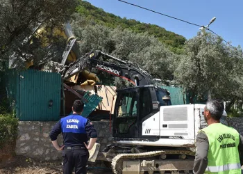 İznik’te kaçak yapıya yer yok