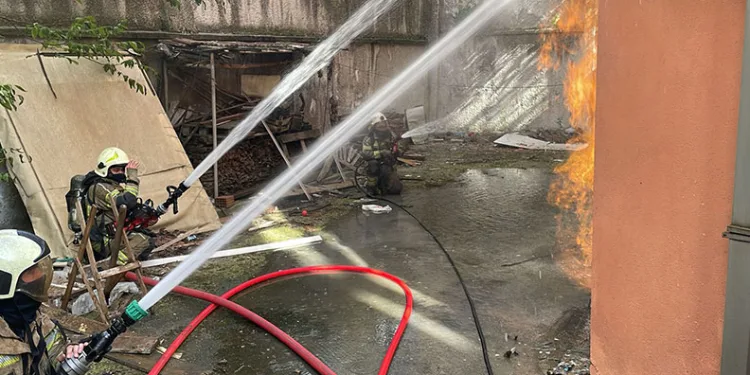 Bursa’da hastane yakınında yangın paniği