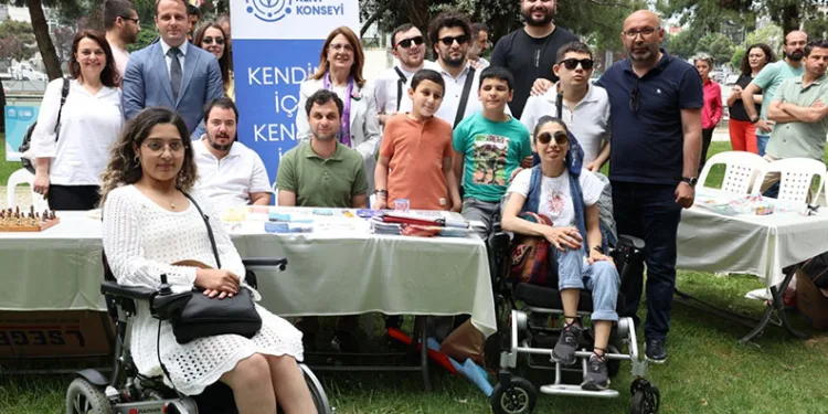 Nilüfer’de engeller sevgi ile aşılıyor