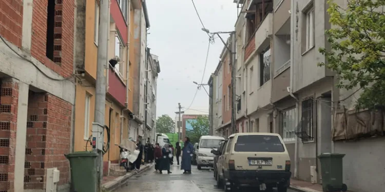 Bursa’da balkondan düşen kadın ağır yaralandı
