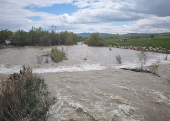 Türkiye’nin en uzun nehri Kızılırmak’ı besleyen Yıldız Irmağı coştu