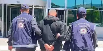 Bolu’da durdurulan kamyondan 10 düzensiz göçmen çıktı