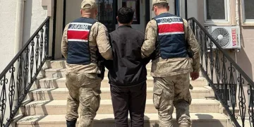 Hırsızlık suçundan aranan şahıs yakalandı