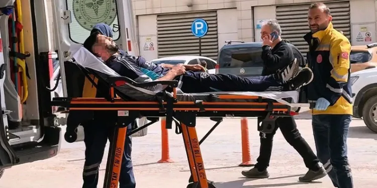 Bursa’da bıçaklı kavgada 1 genç yaralandı