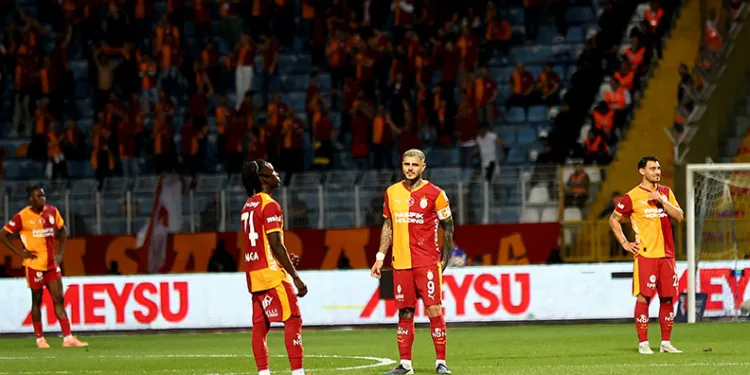Şampiyon Galatasaray sezonu mağlubiyetle tamamladı