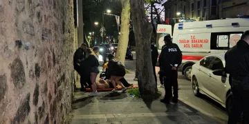 Beşiktaş’ta iki otomobil kafa kafaya çarpıştı: 9 yaralı
