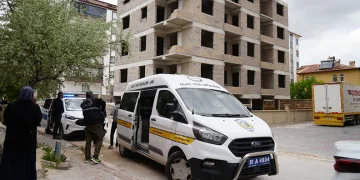 İnşaattan düşen işçi ağır yaralandı