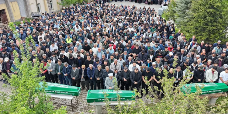 Su kuyusundaki temizlik faciasında ölen 3 kişi son yolculuğuna uğurlandı