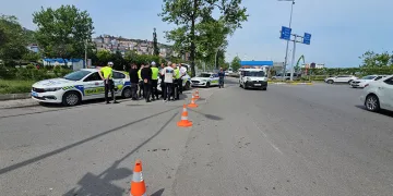 Zonguldak’ta yük treni polis aracına çarptı, faciadan dönüldü