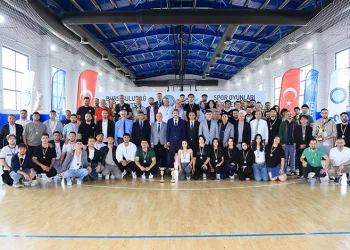 BUÜ Spor Oyunları’nda şampiyonlar kürsüye çıktı
