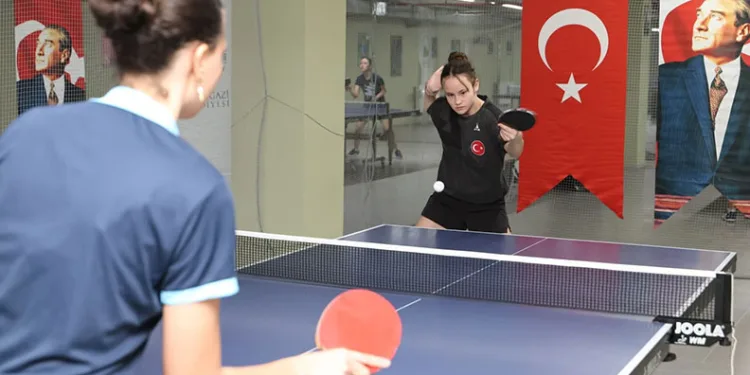 Dereceye giren sporcular, ödüllerine kavuştu
