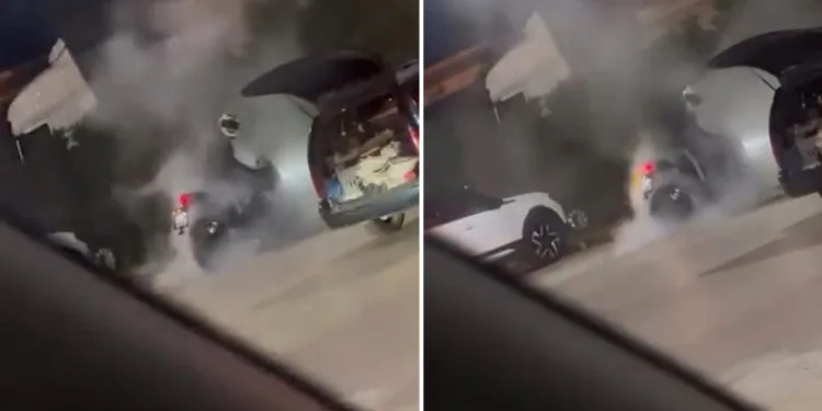 Akaryakıt istasyonu içinde lastik yakan motosiklet böyle görüntülendi