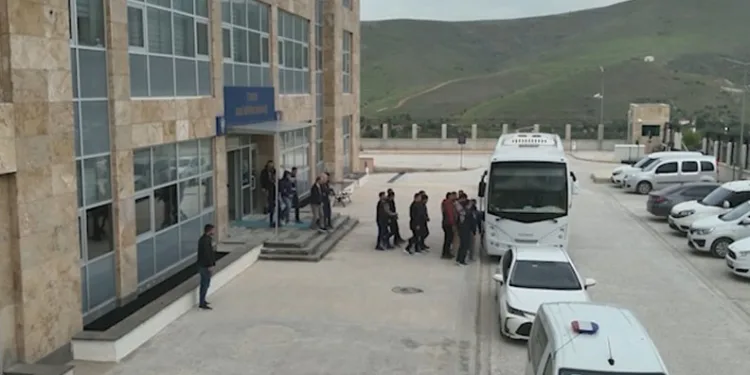 Yatırım vaadiyle dolandıran şebekeye operasyon: 18 tutuklama