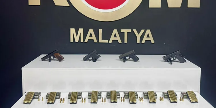 Malatya’da uyuşturucu ve silah operasyonu