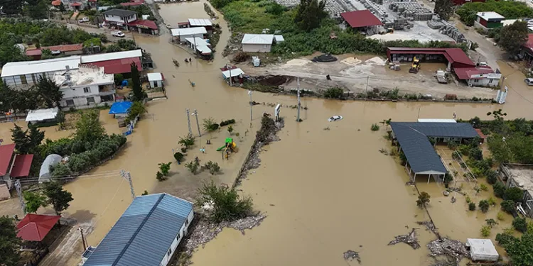 Hatay’da 3 mahalle sular altında kaldı