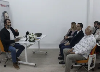 “Sanatçılar Sennur Sezer Okuyor” etkinliğinin konuğu Arif Pişkin oldu