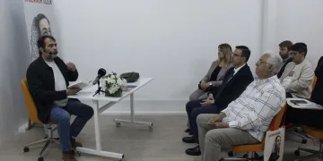 “Sanatçılar Sennur Sezer Okuyor” etkinliğinin konuğu Arif Pişkin oldu