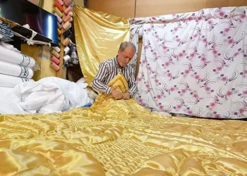 60 yıldır mesleğine sıkı sıkı sarılıyor