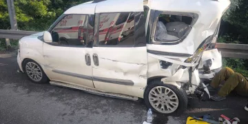 Otoyolda meydana gelen zincirleme kazada 3 kişi yaralandı